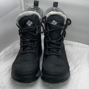 Columbia Black and White Insulated Lace-Up Winter Boots